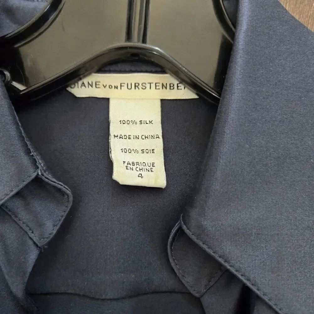 DIANE VON FURSTENBERG Midnight Blue Ruffle Silk Button Down Blouse size 4 S